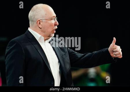 Mannheim, Allemagne. 06th mars 2022. Volleyball, hommes: DVV Cup, SVG Lüneburg - VfB Friedrichshafen, finale, SAP Arena. L'entraîneur de Friedrichshafen, Mark Lebedew gestes. Credit: Uwe Anspach/dpa/Alamy Live News Banque D'Images