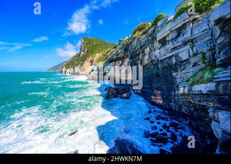 Vue de Grotta di Lord Byron à de beaux paysages de la côte - destination de voyage de Porto Venere, province de la Spezia - Italie Banque D'Images