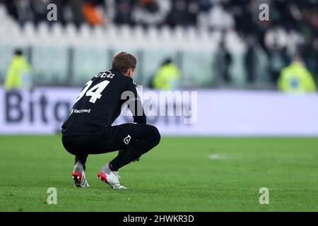 Turin, Italie. 06th mars 2022. Ivan Provedel, de Spezia Calcio, semble abattu lors de la série Un match entre Juventus FC et Spezia Calcio au stade Allianz le 06 2022 mars à Turin, en Italie. Credit: Marco Canoniero / Alamy Live News Banque D'Images