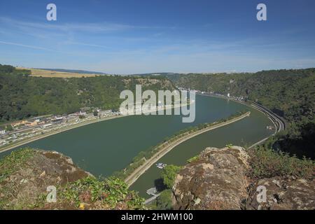 Vue de Lorelyfelsen sur St. Goarshausen, Rhénanie-Palatinat, Allemagne Banque D'Images