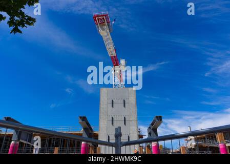 Chantier de construction grue vue à angle bas montrant un chantier de construction à Bendigo, Victoria, Australie. Banque D'Images