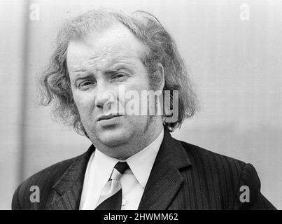 Témoin au tribunal de la Widgery, Coleraine, comté de Londonderry, Irlande du Nord, enquête du juge en chef de Lord Widgery sur les actions de l'armée britannique, le dimanche sanglant, mercredi 26th avril 1972. Notre photo montre ... Ivan Cooper, député de Mid Londonderry d'Irlande du Nord et membre fondateur du SDLP, Parti social-démocrate et travailliste. Ivan Cooper est surtout connu pour avoir mené une marche anti-internement qui s'est développée dans le massacre sanglant du dimanche (30th janvier 1972), à Derry, dans le comté de Londonderry, en Irlande du Nord. Banque D'Images