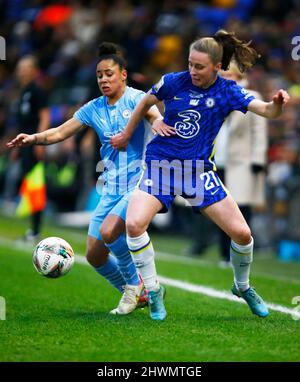 WIMBLEDON, Royaume-Uni, MARS 05: Chelsea Women Niamh Charles Tussle avec demi Stokes de Manchester City pendant la FA Women's Continental tire Lea Banque D'Images