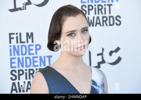 Los Angeles, États-Unis. 06th mars 2022. Suzanna son arrive au film Independent Spirit Awards 2022 qui a eu lieu à Santa Monica Beach à Santa Monica, CA, le dimanche 6 mars 2022. (Photo par Sthanlee B. Mirador/Sipa USA) crédit: SIPA USA/Alay Live News Banque D'Images