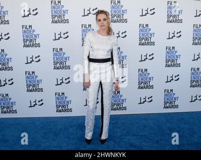 6 mars 2022, Santa Monica, Californie, États-Unis: Kristen Stewart participe aux film Independent Spirit Awards 2022. (Credit image: © Billy Bennight/ZUMA Press Wire) Banque D'Images