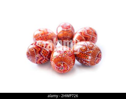 Pysanky - UkrPysanky - Ukrainien traditionnel peint oeufs de Pâques isolés sur fond blanc backgrounainian peint à la main oeufs de Pâques sur fond blanc Banque D'Images