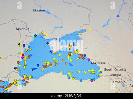 Trafic maritime dans la mer Noire et la mer d'Azov sur le site Web de VesselFinder ( 7 mars 2022, 10 h) Banque D'Images