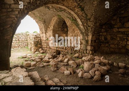 Hall principal dans le château croisé de Smar Jbeil, une citadelle datant de l'époque médiévale près de Batroun, Liban, Moyen-Orient Banque D'Images