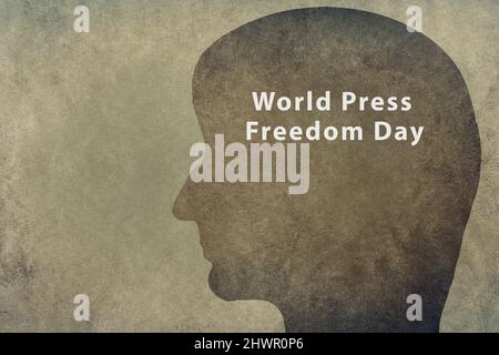 Journée mondiale de la liberté de la presse, silhouette de journaliste, bouche couverte, liberté d'expression, culture d'annulation, rédaction de journaliste Banque D'Images