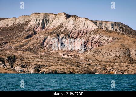 Vue panoramique sur la rivière par le canyon de Sulak, Dagestan, Russie Banque D'Images