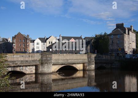 Vue sur la rive à Leith, Édimbourg, Écosse au Royaume-Uni Banque D'Images