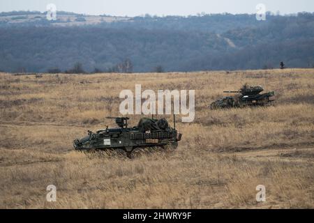 Ne l’est pas, la Slovaquie. 07th mars 2022. 2022 exercice international de grève des sabre à la base militaire de Lest, Slovaquie, le 7 mars 2022. Sur la photo, véhicules de combat blindés à huit roues Stryker. Crédit : Ondrej Deml/CTK photo/Alay Live News Banque D'Images