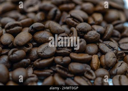 Plan Macro sur les grains de café torréfiés Banque D'Images