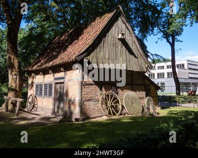 Le musée en plein air Ammerlaender Bauernhaus est un musée en plein air situé dans la municipalité de Bad Zwischenahn, en Basse-Saxe, dans le district d'Ammerland. Banque D'Images