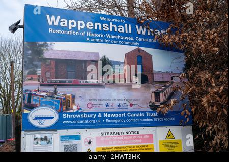 Panneau détaillant le travail en cours à Wappenshe Wharf à Telford, Shropshire Royaume-Uni Banque D'Images