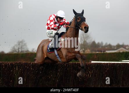 Photo du dossier datée du 17-12-2020 d'Eclair Surf, qui s'opposera à Cheltenham en faveur de Grand National options après sa deuxième course dans l'Eider Chase à Newcastle. Date de publication : lundi. Banque D'Images