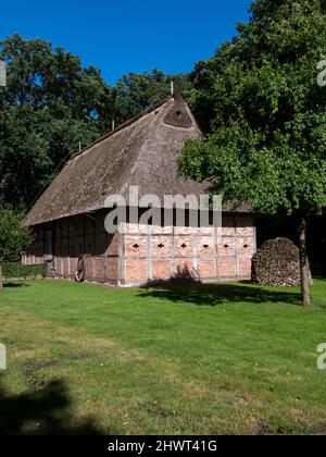 Le musée en plein air Ammerlaender Bauernhaus est un musée en plein air situé dans la municipalité de Bad Zwischenahn, en Basse-Saxe, dans le district d'Ammerland. Banque D'Images