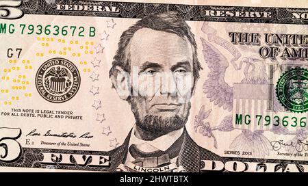 Cinq dollars note. Portrait du président Lincoln en gros plan. CONCEPT D'argent AMÉRICAIN. Photo de haute qualité Banque D'Images