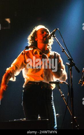 Le musicien et chanteur français Alan Stivell se présente au lieu de Londres en 1983. Banque D'Images