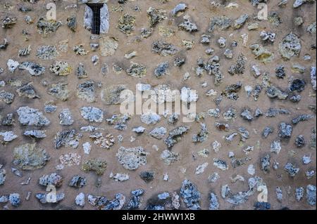Vieux mur en briques grises. Photo de la surface d'un mur de pierre d'époque. Grand angle. Motif clinker vintage. Constitution en pierre grise. Élément extérieur antique de Banque D'Images