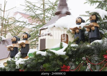 Décorations de Noël dans le marché de Noël de Striezelmarkt, Dresde Saxe, Allemagne Banque D'Images