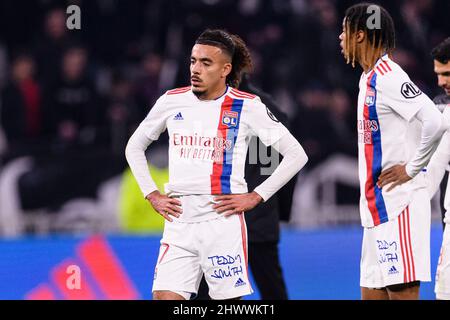 Lyon, France - février 27 : Malo Gusto de Lyon (L) a été écrasé après avoir été battu lors du match des Uber Eats de la Ligue 1 entre l'Olympique Lyonnais et le L. Banque D'Images