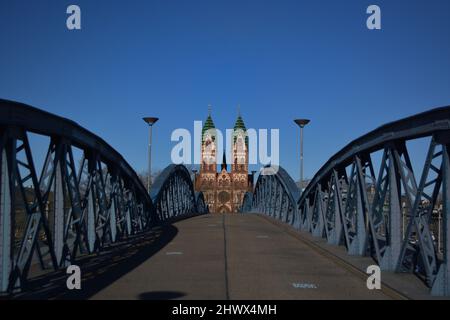 Pont de Fribourg avec église Herz Jesu Banque D'Images