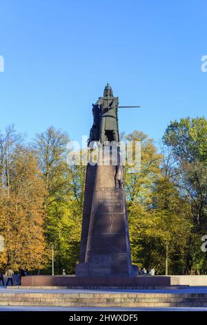 Statue du fondateur de l'État, guerrier chevalier médiéval Grand-Duc Gediminas, place de la cathédrale, vieille ville, Vilnius, capitale de la Lituanie, Europe de l'est Banque D'Images