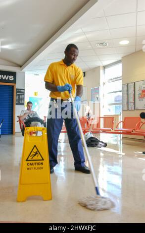 Un aspirateur d'hôpital, laver le sol.(MODÈLE RELÂCHÉ) Banque D'Images
