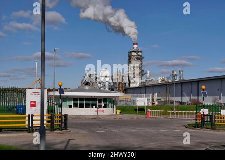 L'usine d'Egger Barony est une usine de production de panneaux de particules et de recyclage du bois. Auchinleck, Cumnock, East Ayrshire, Écosse, Royaume-Uni Banque D'Images