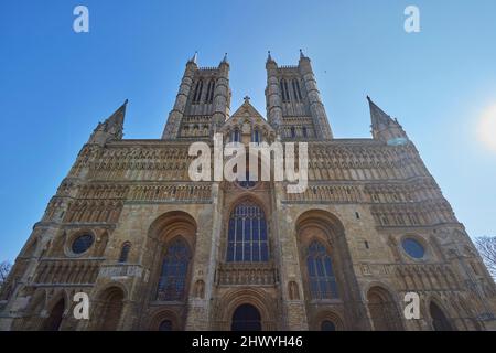 Lincoln Cathedral West Front 2022. La cathédrale de Lincoln n'a pas d'échafaudage pour la première fois depuis 36 ans. Banque D'Images