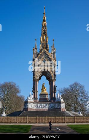 Le Albert Memorial, terminé en 1872, à Kensington Gardens, Londres, Royaume-Uni Banque D'Images