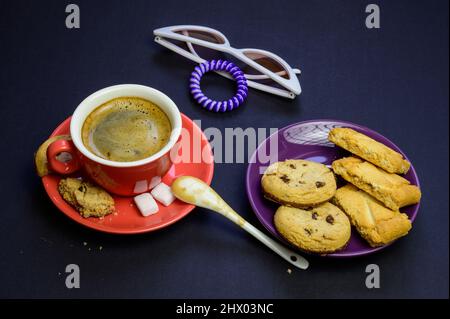 Pause-café pendant la journée de travail, personnes créatives, concept commercial publicitaire. Photo de haute qualité Banque D'Images