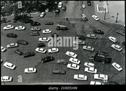 Vue sur l'Arc de Triomphe à Paris France, vers 1970s Banque D'Images