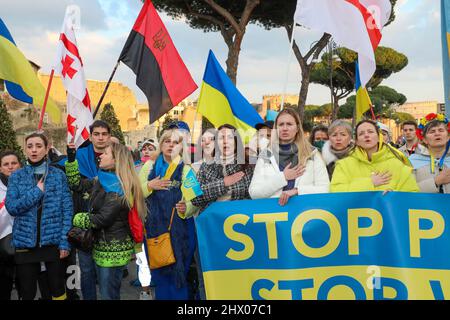 Rome, Italie. 06th mars 2022. Manifestation à Rome (Italie) le 6 mars 2022 de la communauté ukrainienne contre la guerre d'invasion voulue par la Russie. (Photo de Gennaro Leonardi/Pacific Press/Sipa USA) crédit: SIPA USA/Alay Live News Banque D'Images