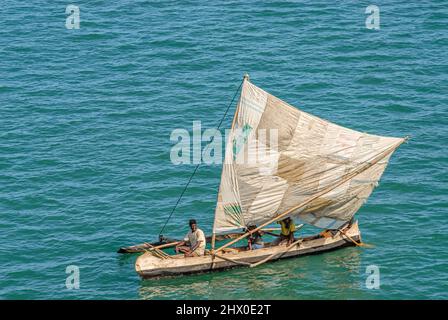 Madagascar pêcheurs en voilier sur la mer, Afrique Banque D'Images