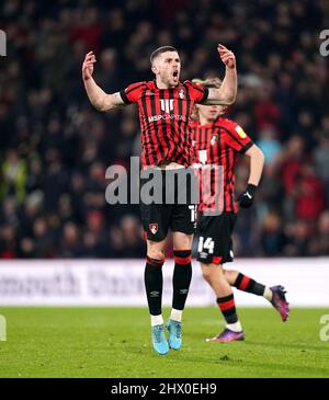 Ryan Christie, de Bournemouth, célèbre le premier but de son équipe lors du match du championnat Sky Bet au stade Vitality, à Bournemouth. Date de la photo: Mardi 8 mars 2022. Banque D'Images