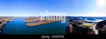 le lac de bigge dans le sauerland allemand soleil d'hiver panorama d'en haut Banque D'Images