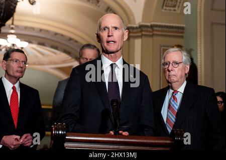 Washington, DC, États-Unis. 8th mars 2022. 8 mars 2022 - Washington, DC, États-Unis: Le sénateur américain RICK SCOTT (R-FL) s'est exprimé lors d'une conférence de presse du caucus républicain du Sénat. (Image de crédit : © Michael Brochstein/ZUMA Press Wire) Banque D'Images