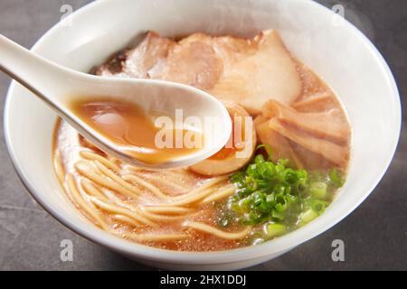 Ramen d'os de porc Banque D'Images