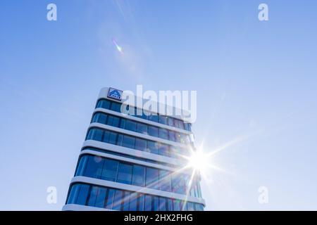 Essen, Allemagne. 09th mars 2022. Vue sur le nouveau campus Aldi. Le nouveau siège d'Aldi Nord sera officiellement ouvert le 09.03.2022. Credit: Rolf Vennenbernd/dpa/Alay Live News Banque D'Images