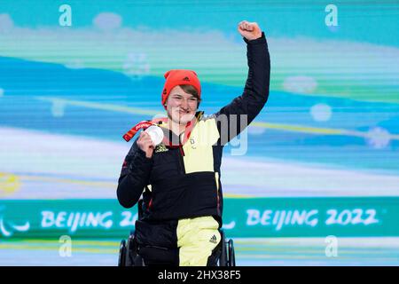 Yanqing / Medal Plaza (Chine) / National Alpine Centre / 06.03.2022 Medal Ceremony / Para ski alpin: FORSTER, Anna-Lena (GER) vom BRSV Radolfzell ( Banque D'Images