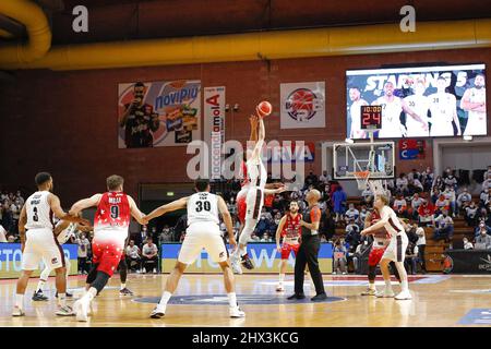 Casale Monferrato, Italie. 06th mars 2022. Italie, Casale Monferrato (AL), 03 06 2022: Conseil du match pendant le match de basket-ball panier DERTHONA vs A|X Armani Milan, Lega basket A 2021-2022 day21, PalaEnergica (photo de Fabrizio Andrea Bertani/Pacific Press) crédit: Pacific Press Media production Corp./Alay Live News Banque D'Images