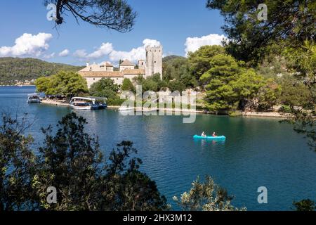 L'île Saint Mary's et le monastique dans le parc national de Mljet Banque D'Images