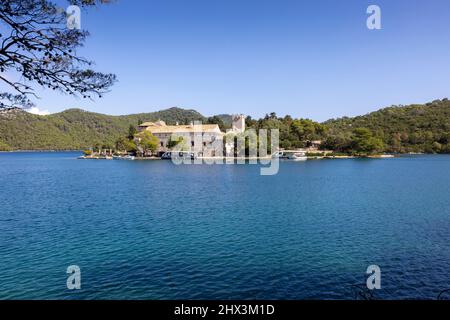 L'île Saint Mary's et le monastique dans le parc national de Mljet Banque D'Images