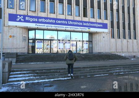 Riga, Lettonie. 09th mars 2022. Centre d'assistance aux réfugiés ukrainiens dans le centre-ville. Credit: Alexander Welscher/dpa/Alay Live News Banque D'Images