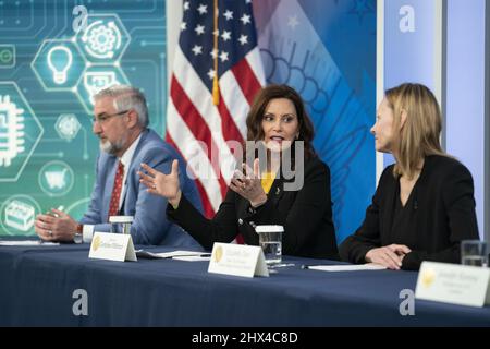 Washington, États-Unis. 09th mars 2022. Le gouverneur du Michigan Gretchen Whitmer parle lors d'une réunion avec le président américain Joe Biden, les gouverneurs et les chefs d'entreprise sur la bipartisane innovation Act au Eisenhower Executive Office Building près de la Maison Blanche à Washington, DC, le mercredi 9 mars 2022. Photo de Sarah Silbiger/UPI crédit: UPI/Alay Live News Banque D'Images