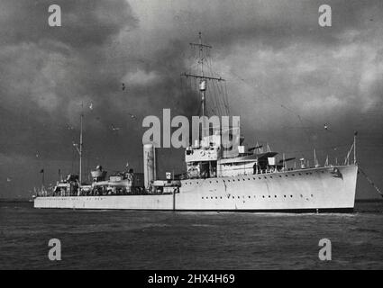 Destroyers pour l'Australie - le chef de la flottille, 'Stuart', à l'ancre dans le chantier naval de Sheerness, dans le Kent. Les destroyers qui sont prêtés au gouvernement de l'Australie quittent Heerness. Ils doivent remplacer les navires qui ont servi avec la marine australienne pendant 14 ans, ayant été prêtés par le gouvernement d'origine immédiatement après la guerre. Cinq destroyers partent pour l'Australie, et le chef de la flottille, 'Stuart' et 'Vendetta', sont partis le 17th octobre. 17 octobre 1933. (Photo de Sport & General Press Agency, Limited). Banque D'Images