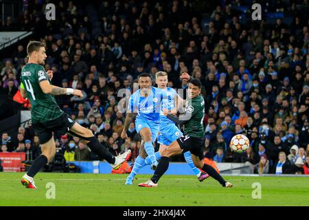 Gabriel Jésus #9 de Manchester City tire sur le but Banque D'Images