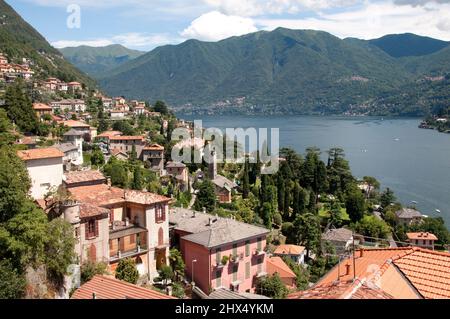 Routes arrière Nord de l'Italie - Drive 4, routes arrière Nord de l'Italie, Italie, Lombardie, Lac de Côme, vues sur le lac de Moltrasio Banque D'Images